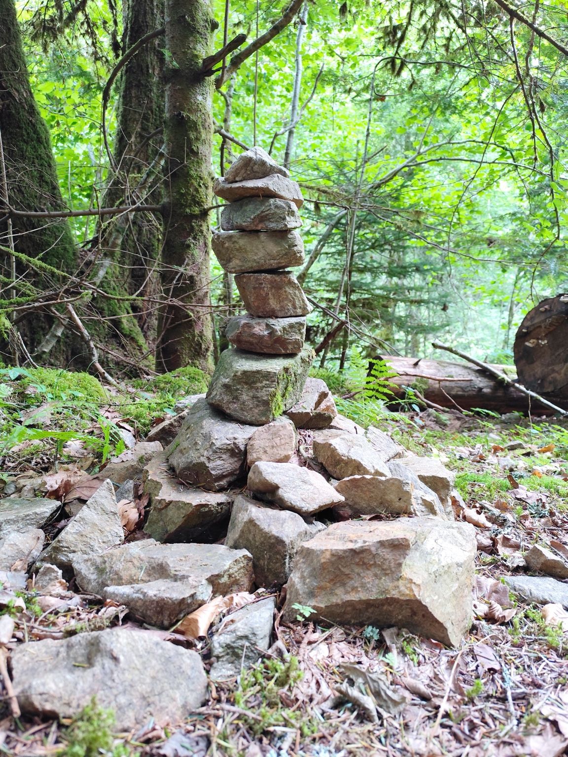 Pierres en équilibre - Harmonie corps-esprit psycho-somatothérapie